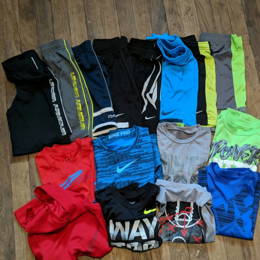 18 item Under Armour & Nike Lot